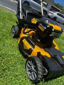 LAWN MOWER  DEWALT   SELF PROPELLED  FRONT WHEEL DRIVE  IN GREAT CONDITION  (TOOL ONLY ) $150