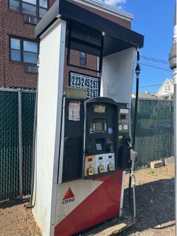 Gas pumps, fully functional