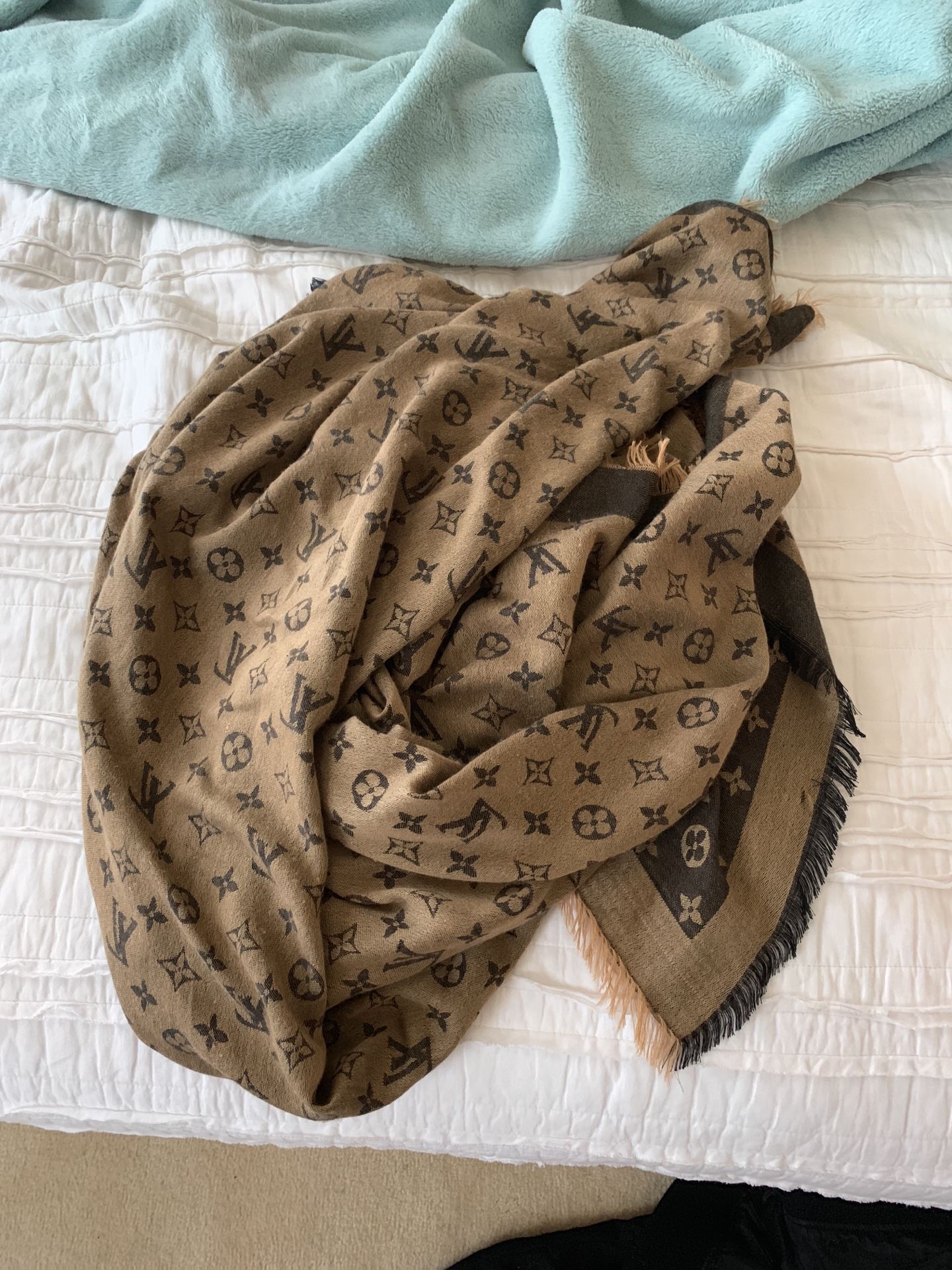 Louis Vuitton Shawl/Scarf cachemire & silk