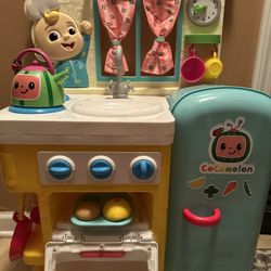 Singing talking toddler, Cocomelon play kitchen with accessories