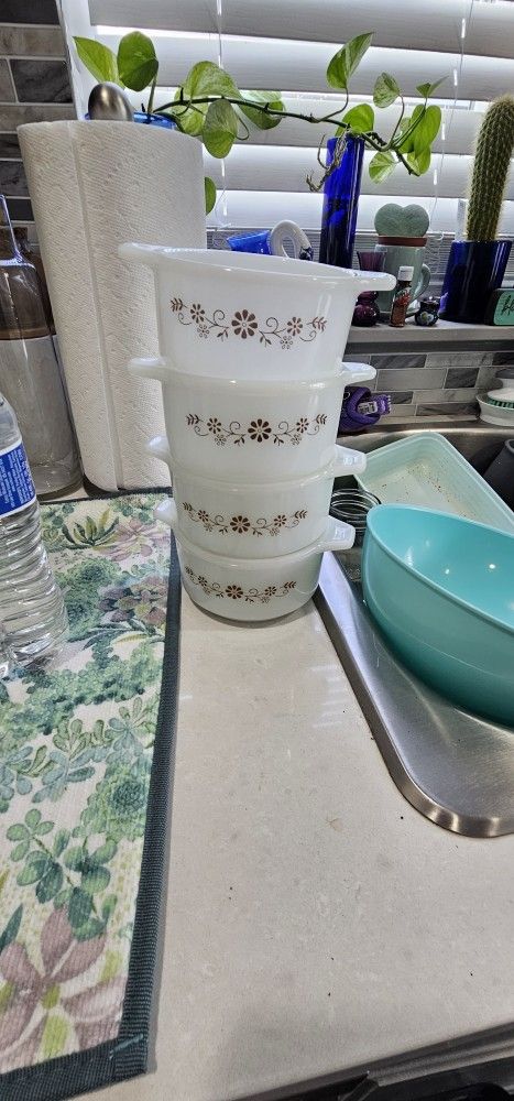4 Vintage Pyr-o-rey Dynaware White Milk Glass Small Casserole Dish Brown Daisy