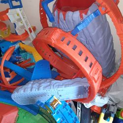 Assorted Toys 