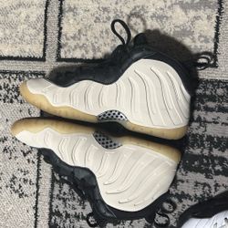 Good Condition , Size 7 Grade School 