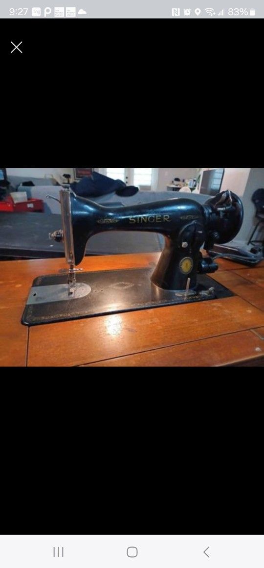 Antique Singer Sewing Machine with Table And Bench. - $200 (St. Peters)