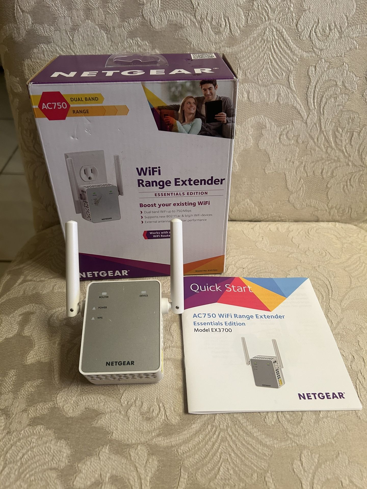 Netgear AC750 WiFi Range Extender EX3700