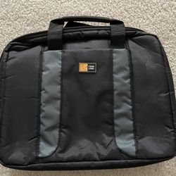 case logic tablet or small laptop carrying case