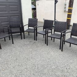 6 Wicker Patio Chairs