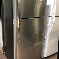 Frigidaire Top Freezer 😔 Appliance