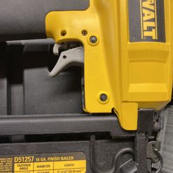 DeWalt 16 ga Finish Nailer