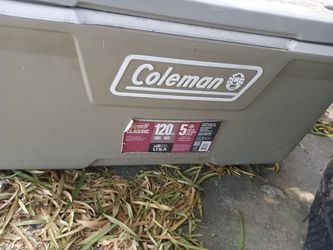 Extra Large 120qt. Coleman Classic ice chest