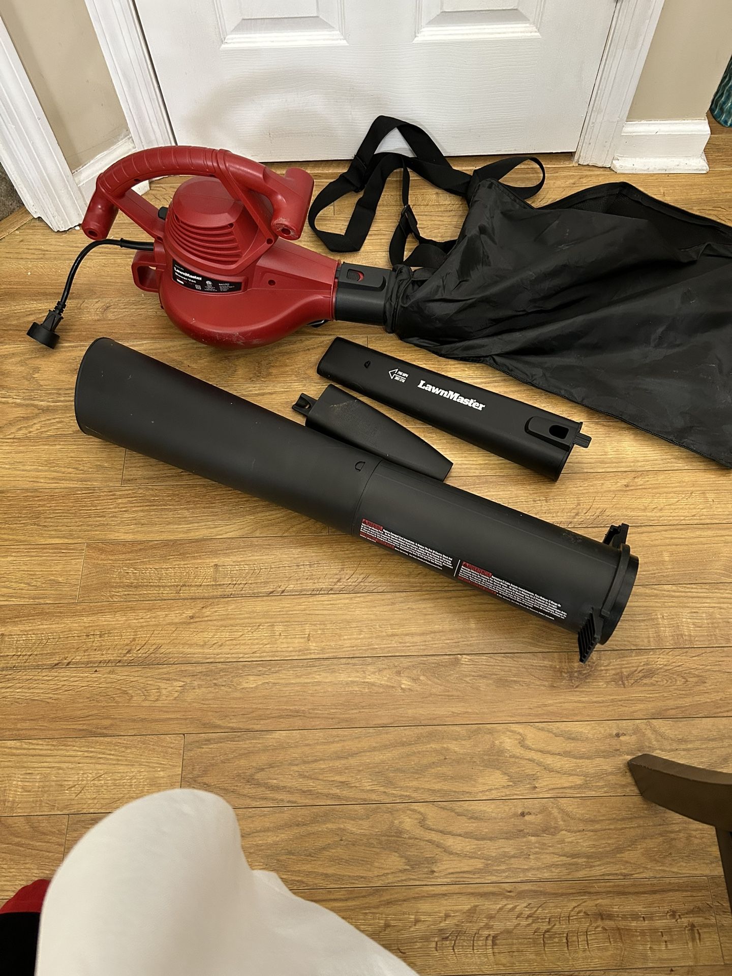 LawanMaster Red Electric Blower LeafVacuum