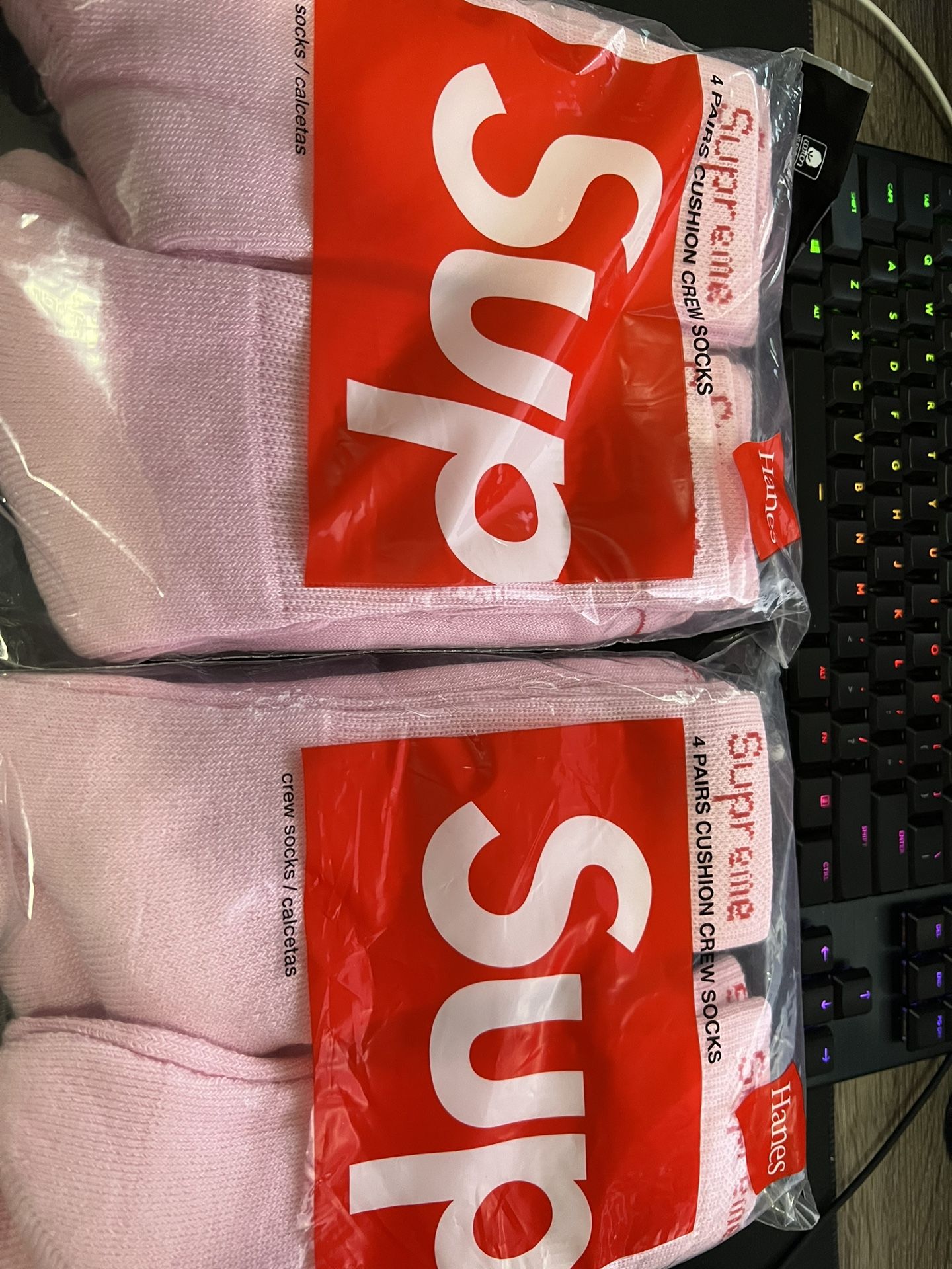 Supreme Hanes Crew Socks (4 Pack) | Pink