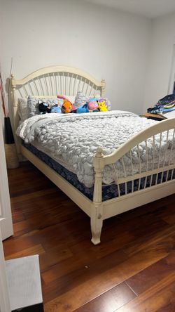 Full/Double Bed w/ mattress