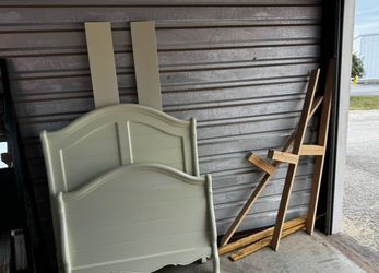 RTG Sleigh Twin Bedframe