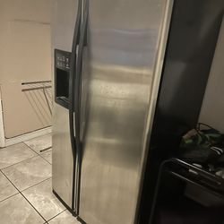Side By Side Stainless Refrigerator $50