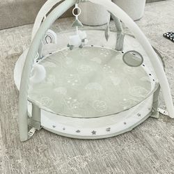 Baby floor activity mat