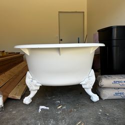 Vintage White Clawfoot Cast Iron Tub