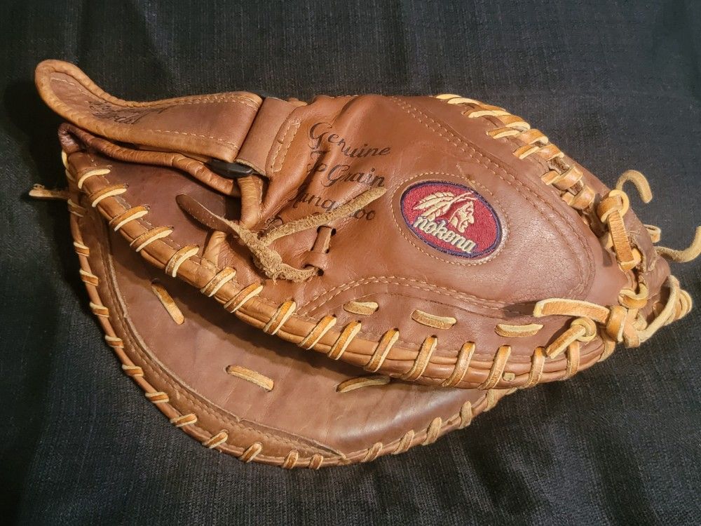Nokona Catcher's Mitt PRO Model