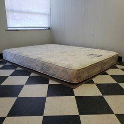 Queen size mattress - can DELIVER almost anywhere for $20 extra - gently used and in very good condition 😍