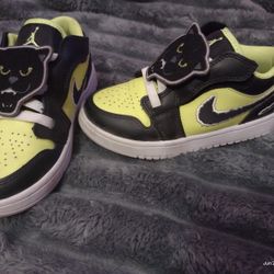 Kids Nike Sneakers Size 11