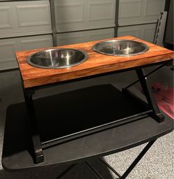 Elevated food bowl
