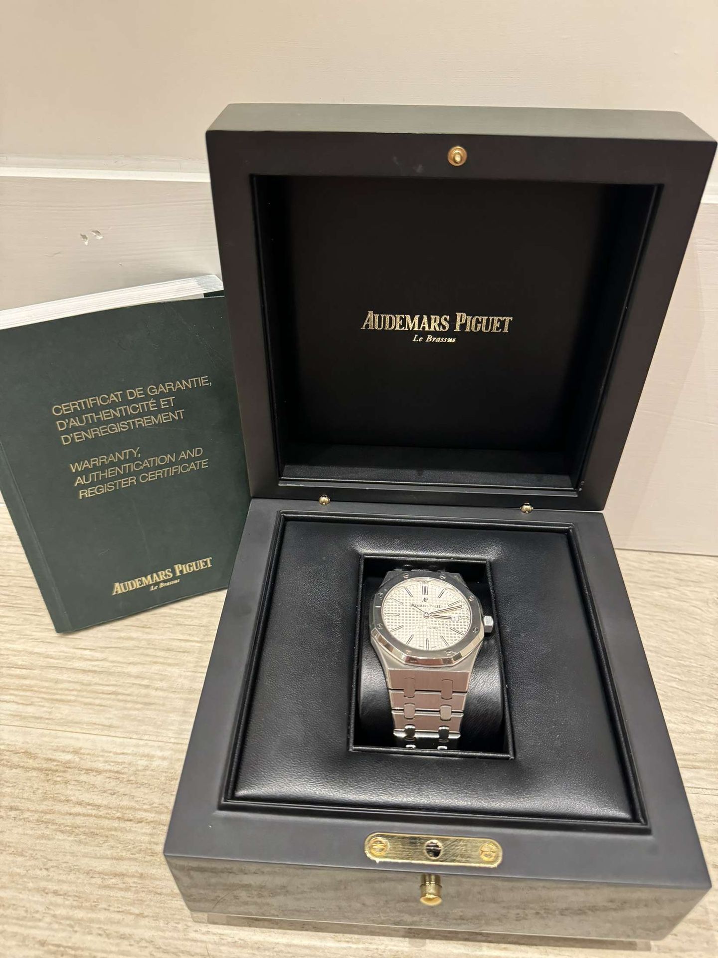 Audemars Piguet Royal Oak 15400ST.OO.122ST.02