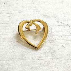 Gold Tone Heart With Bow Pin