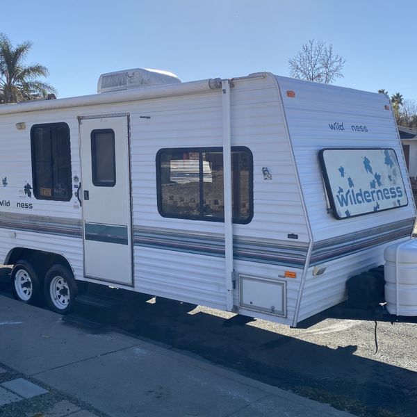 1997 FLEETWOOD WILDERNESS 24FT TRAVEL TRAILER RV LIKE NEW for Sale in