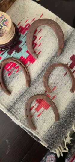 Lot of 4 Vintage Cast Iron Horseshoes