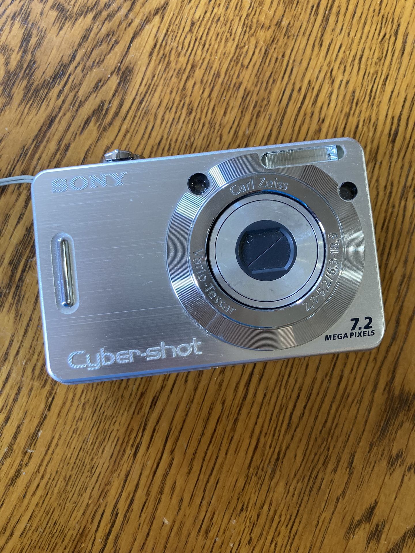 Vintage Sony Cybershot DSC-W55