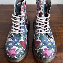 Dr. Martens 1460 Y English Garden Boots  Big Girls Size 5  New