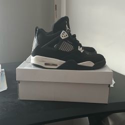 Jordan 4s