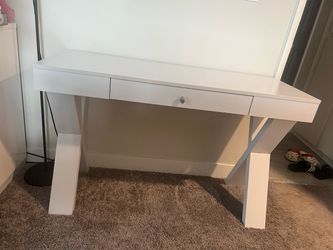 White Wood Desk with Drawer