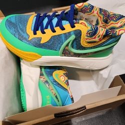 Nike Kyrie 11.5c 