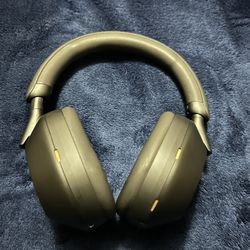 Sony XM5 