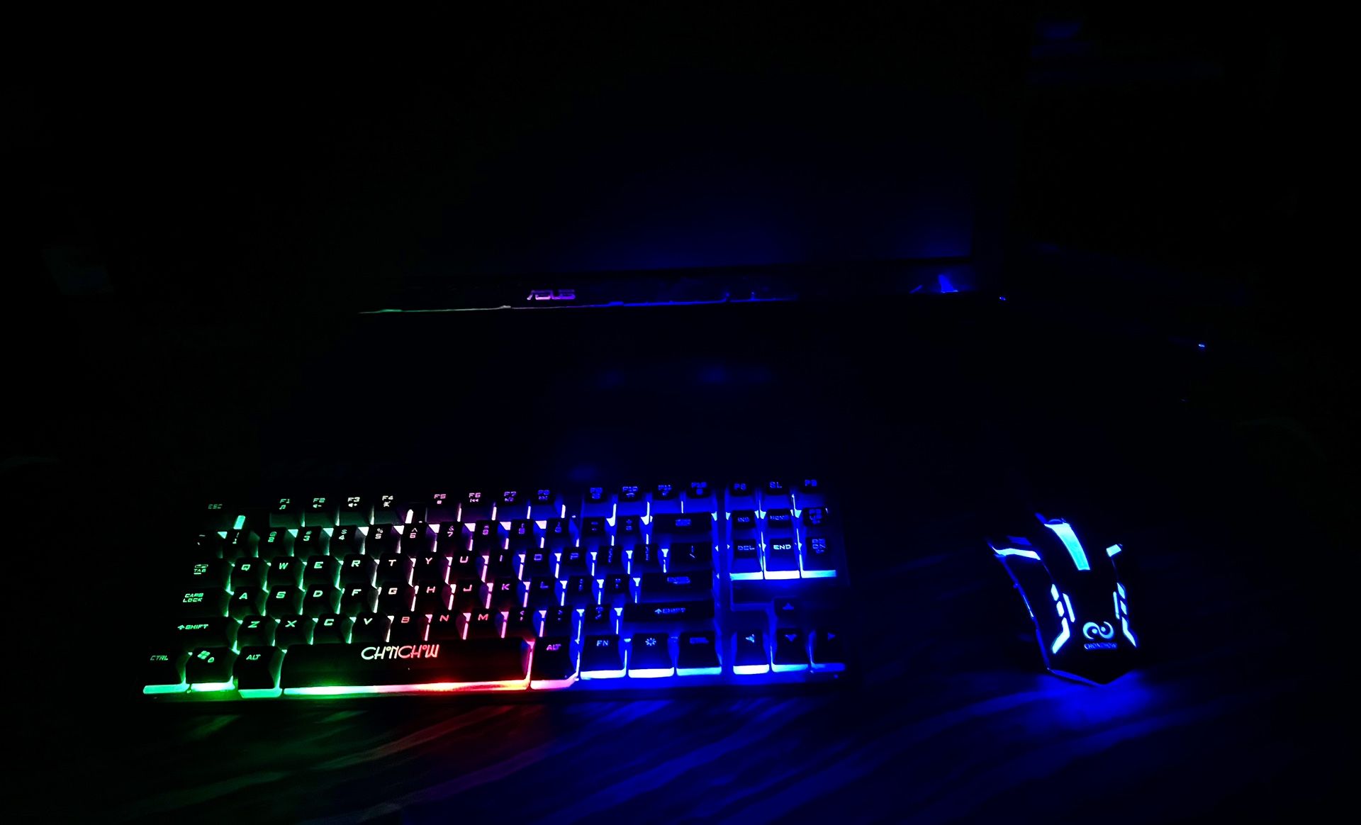 QUALITY Gaming Keyboard & Mouse (FREE MOUSEPAD)