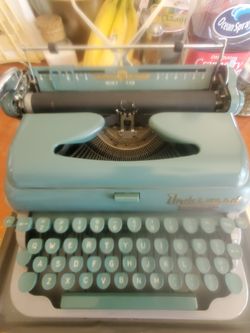 Underwood Typewriter 