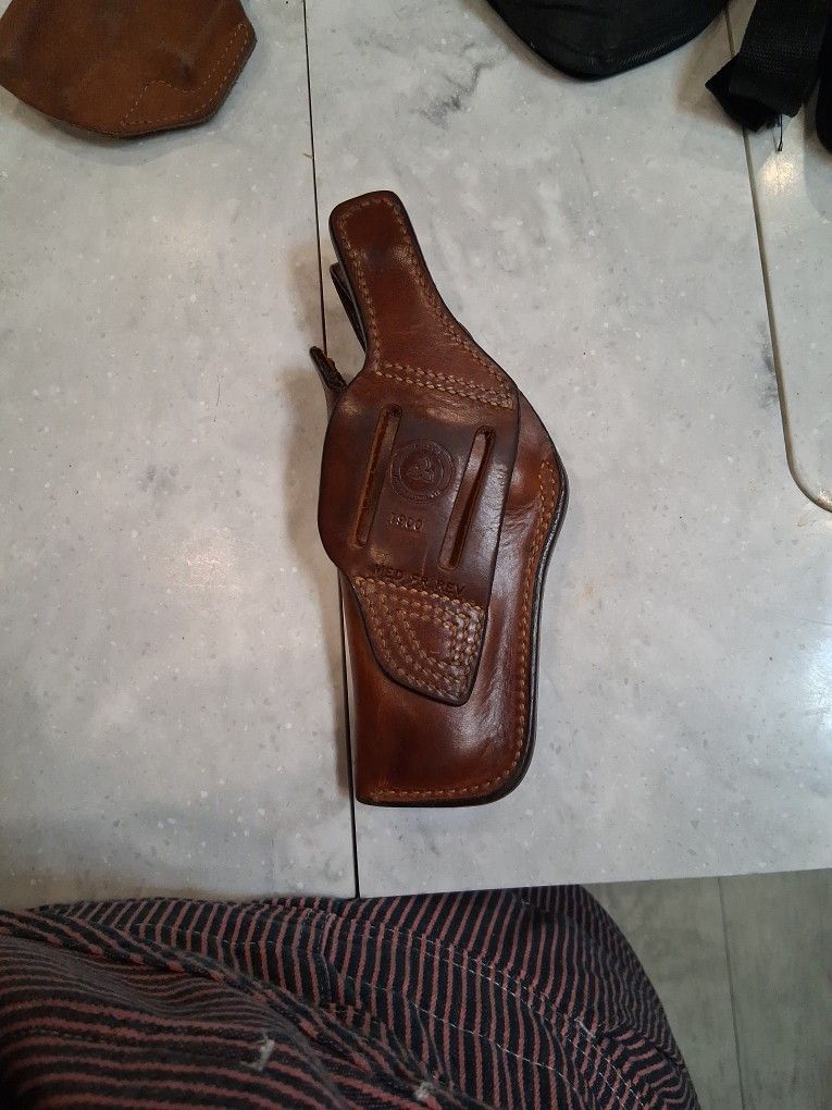 GALCO INTERNATIONAL HOLSTER
