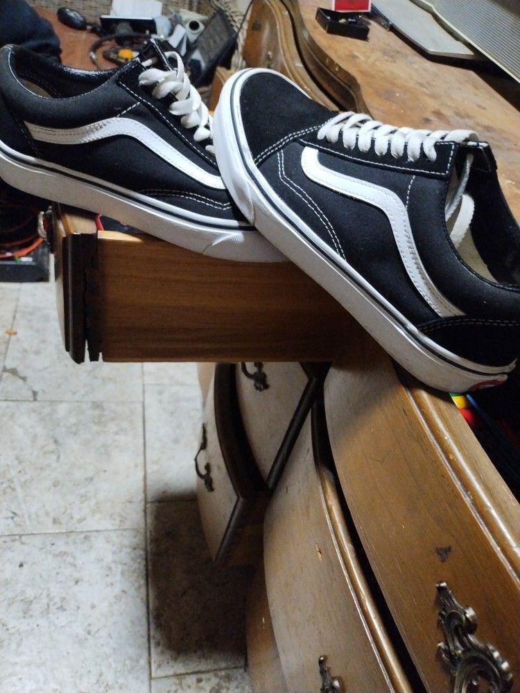 Women's Vans Size 9