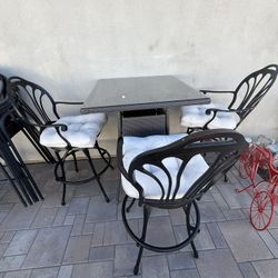 Table With Chairs 