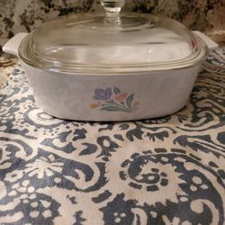 Friendship Vintage Corning Ware Casserole Dish W Lid.  A2B Two Liter. Like New