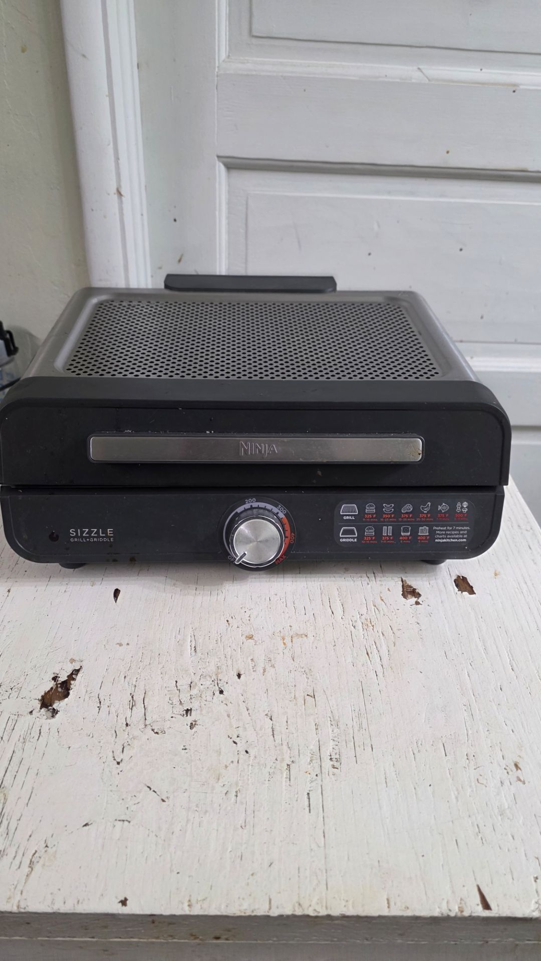 Ninja sizzle grill/griddle