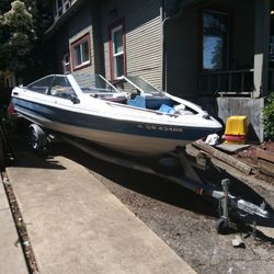 1985 Capri Bayliner Motor Boat