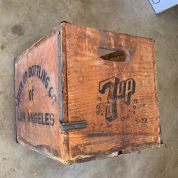 $25!! Old 7-Up Wooden Crate w/Metal Fittings 