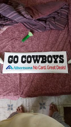 Retractable hand banner