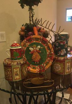 Xmass Christmasstuff, baskets full of pine, 70 white light bulbs ...available only until December 15