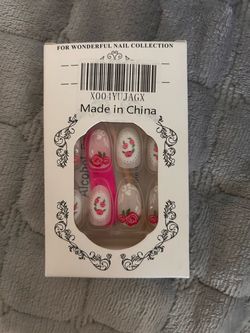 Press-On Nails Floral Rose Design Set