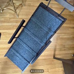 Adjustable Pet Ramp
