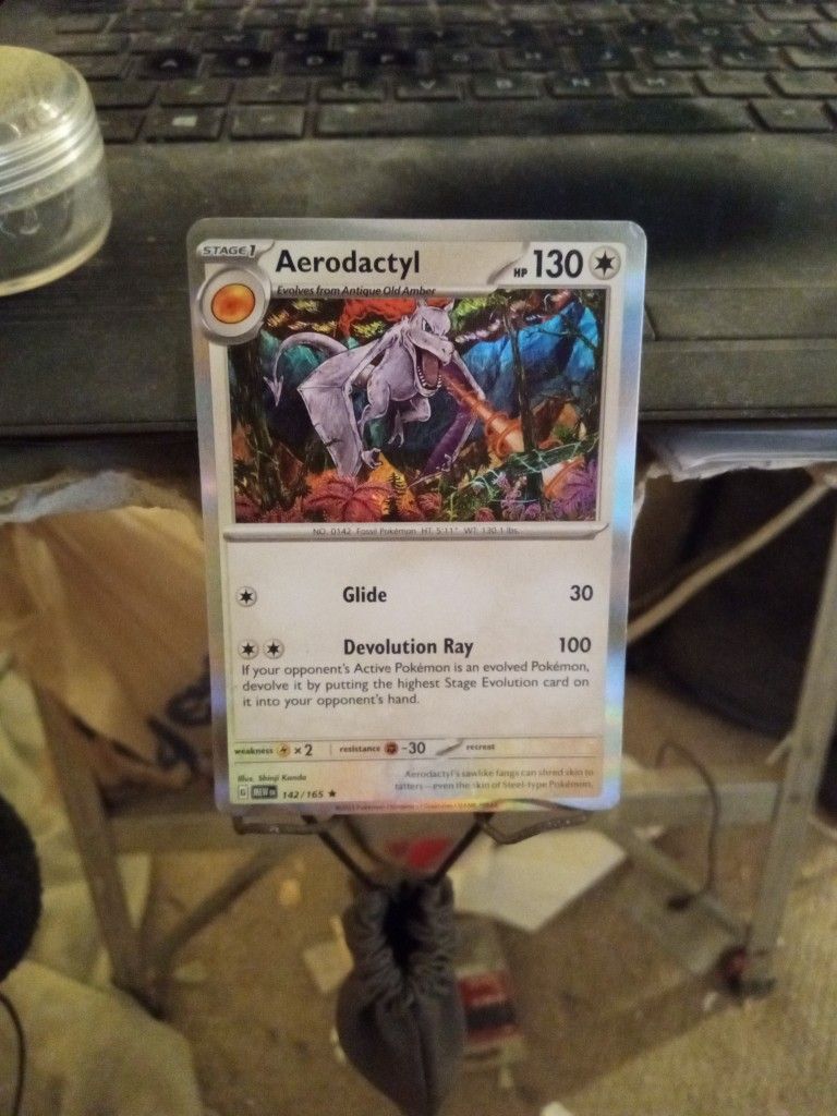 Aerodactyl 142/165  Holo Near Mint