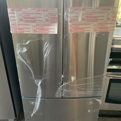 New Samsung Refrigerator (small Dent 
